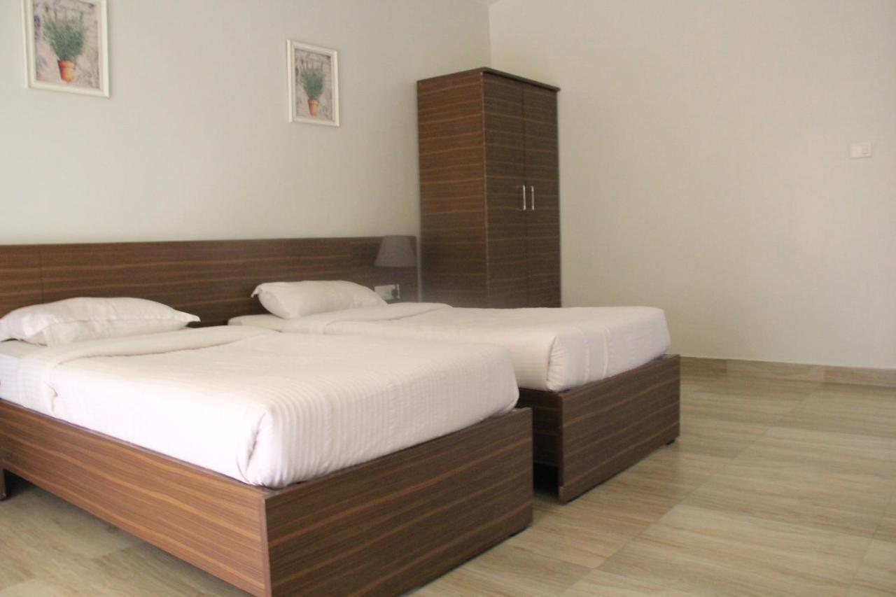 Two Seas Residence Ооти Екстериор снимка